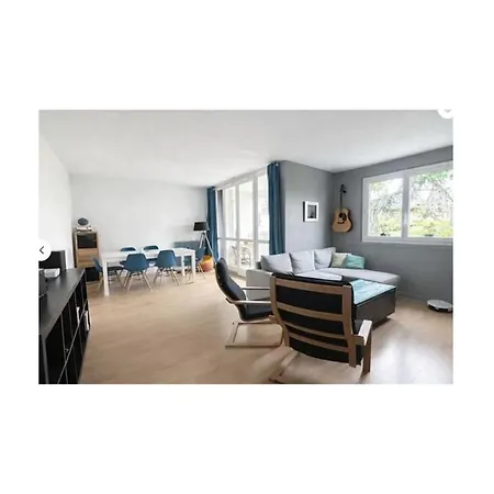 Apartment De 3 *