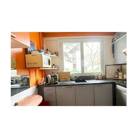De 3 Apartment *