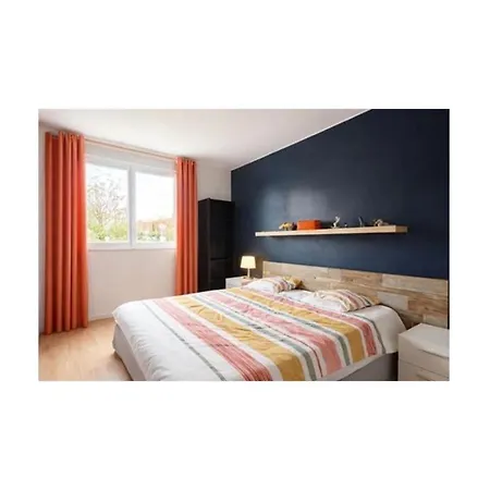 De 3 Apartment *